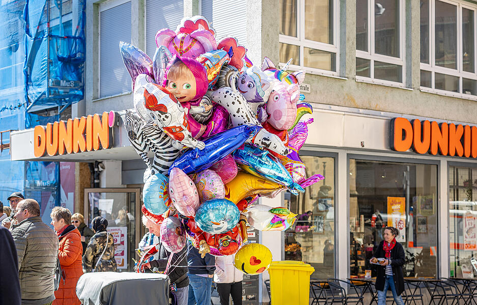 Auch au&szlig;erhalb der Innenstadt beteiligen sich Gesch&auml;fte wie Media Markt, M&ouml;bel Rieger und Pflanzen K&ouml;lle am Aktionstag
