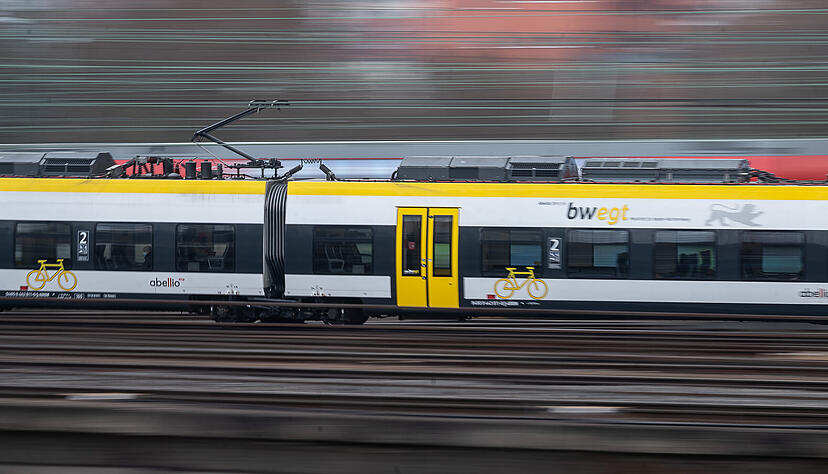 Ein Regionalzug des privaten Bahnbetreibers Abellio. Foto: dpa Ein Regionalzug des privaten Bahnbetreibers Abellio. Foto: dpa