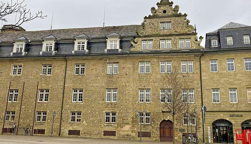 Wer führt nach der Wahl am 13. Juli als Oberbürgermeister die Geschäfte im Öhringer Rathaus? Der Wahlkampf hat begonnen. Wer führt nach der Wahl am 13. Juli als Oberbürgermeister die Geschäfte im Öhringer Rathaus? Der Wahlkampf hat begonnen.