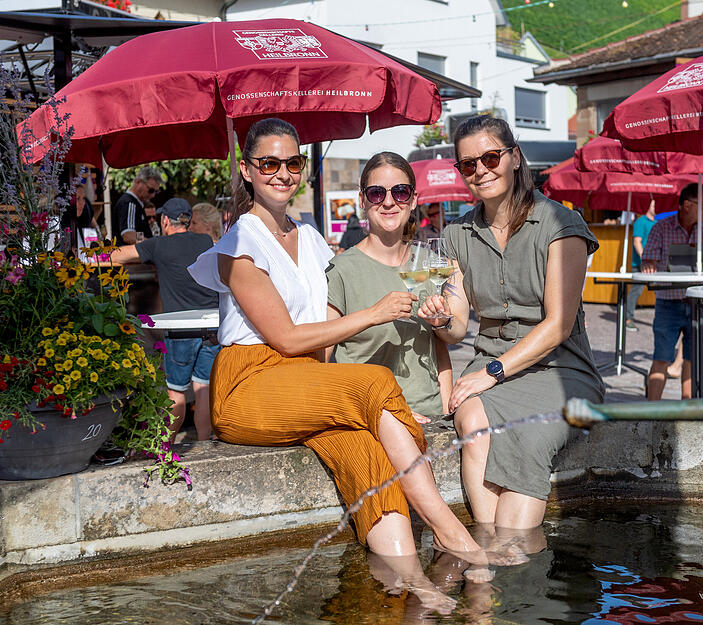 Samstagabend auf dem Erlenbacher Weinfest.