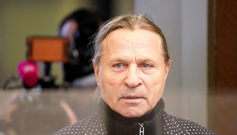 Klaus Barkowsky ist tot. Die Hamburger Kiezgröße ist mit 69 Jahren gestorben. Klaus Barkowsky ist tot. Die Hamburger Kiezgröße ist mit 69 Jahren gestorben.