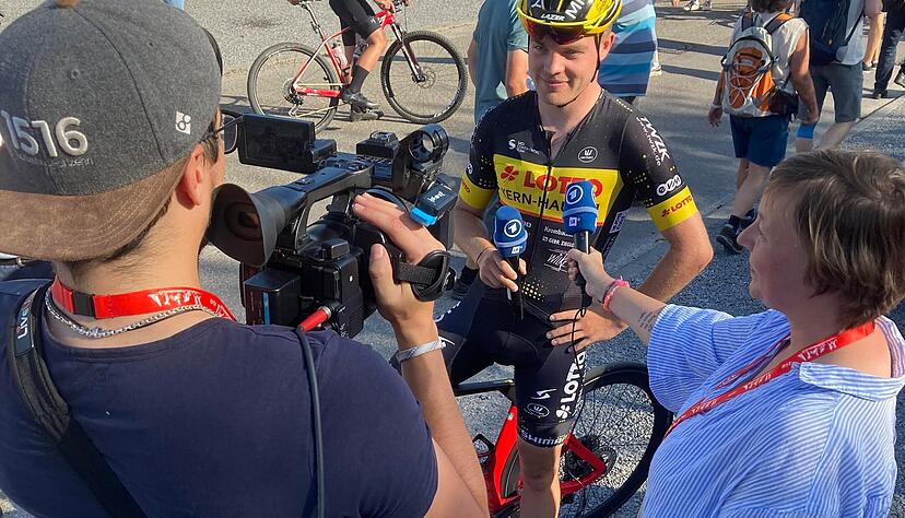 Viele Medienvertreter warteten vor einem Jahr im Ziel auf Nick Bangert.