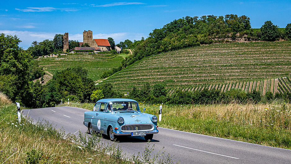 Rallye Heidelberg Historic f&uuml;hrt an Burg Neipperg vorbei.