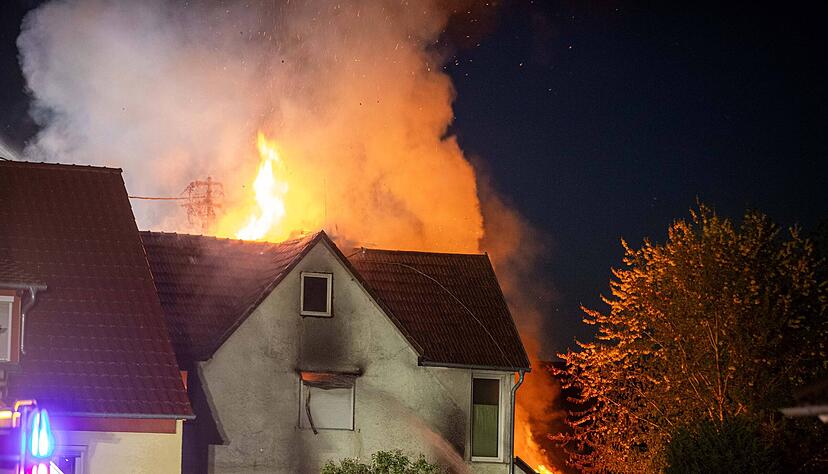 Ein Großbrand erhellte den Nachthimmel über Großbottwar.
