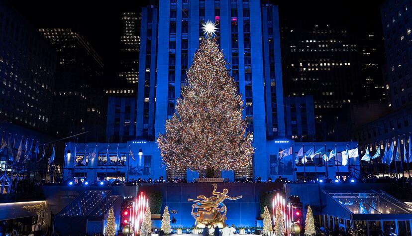 Der aktuelle Weihnachtsbaum am Rockefeller Center in Manhattan: Mehr als 20 Meter hoch und geschmückt mit über 50.000 LEDs markiert er den Beginn der Weihnachtszeit in New York.