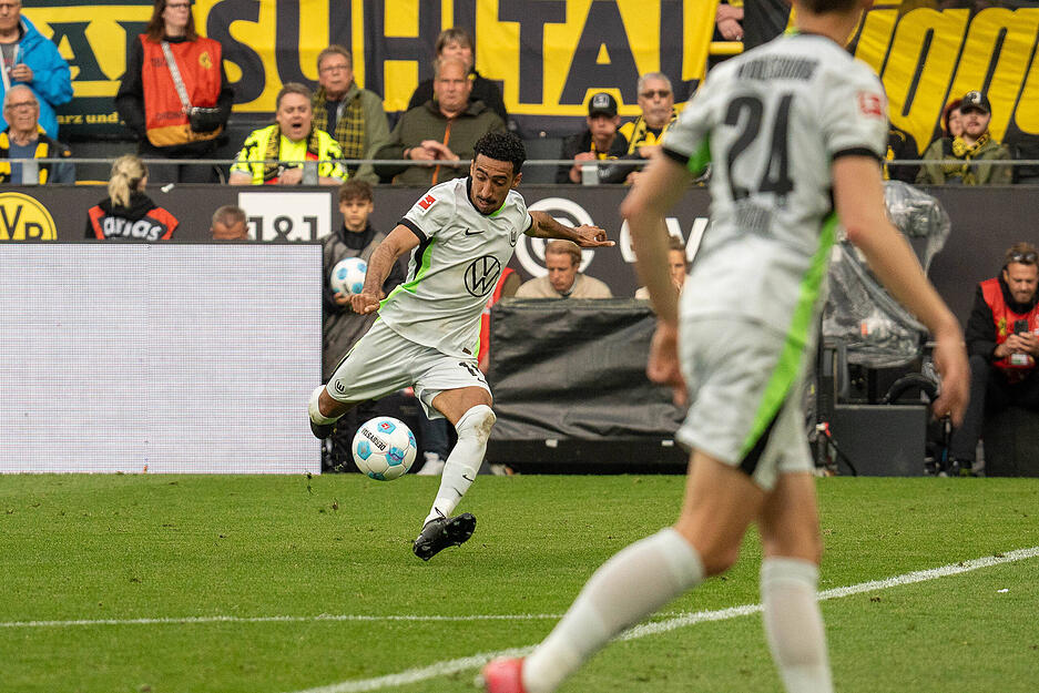 Der Offensivspieler spielte zuvor beim VfL Wolfsburg und kennt die Bundesliga gut.