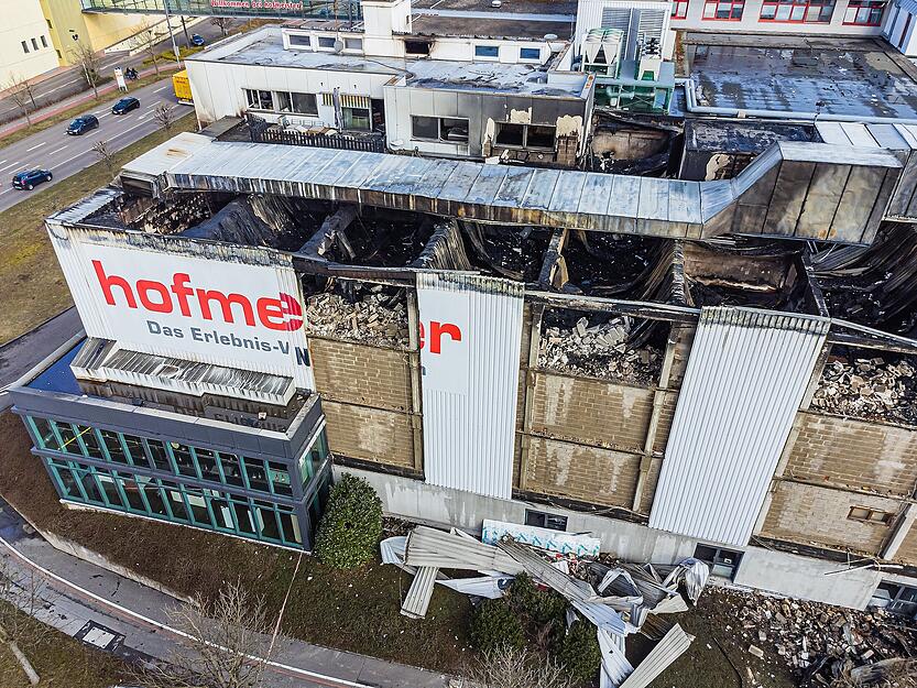 Beim Brand im Hofmeister-Möbelhaus in Bietigheim entstand ein Millionenschaden. Beim Brand im Hofmeister-Möbelhaus in Bietigheim entstand ein Millionenschaden.