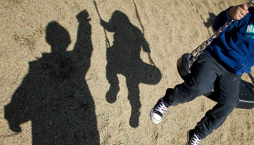 Ein begleiteter Umgang kann n&ouml;tig sein, um Beziehung und Vertrauen zwischen Kind und Elternteil wieder aufzubauen.