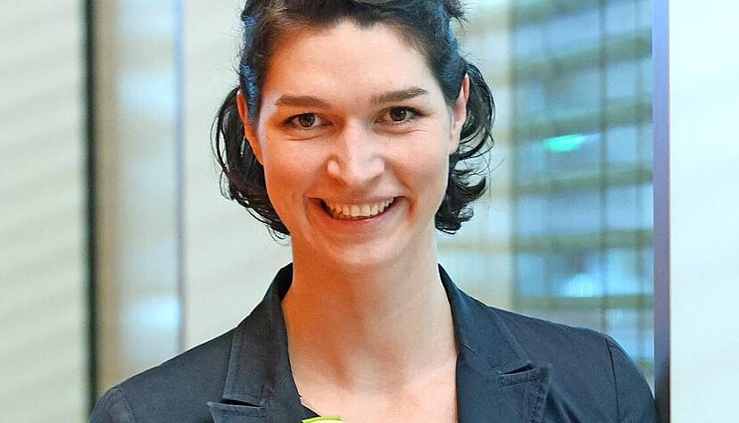Carina Bär-Mennigen hat in der Aula auf dem Bildungscampus erzählt, wie sie es zur Olympiasiegerin geschafft hat. Eine Erkenntnis: "Jeder Tag zählt."
Foto: Ralf Seidel Carina Bär-Mennigen hat in der Aula auf dem Bildungscampus erzählt, wie sie es zur Olympiasiegerin geschafft hat. Eine Erkenntnis: "Jeder Tag zählt."
Foto: Ralf Seidel