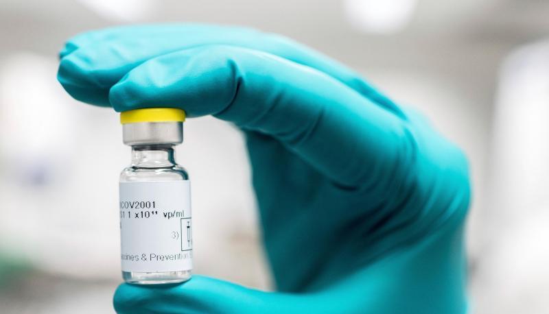 Eine Ampulle mit dem Corona-Impfstoff des US-Pharmakonzerns Johnson & Johnson. Foto: dpa