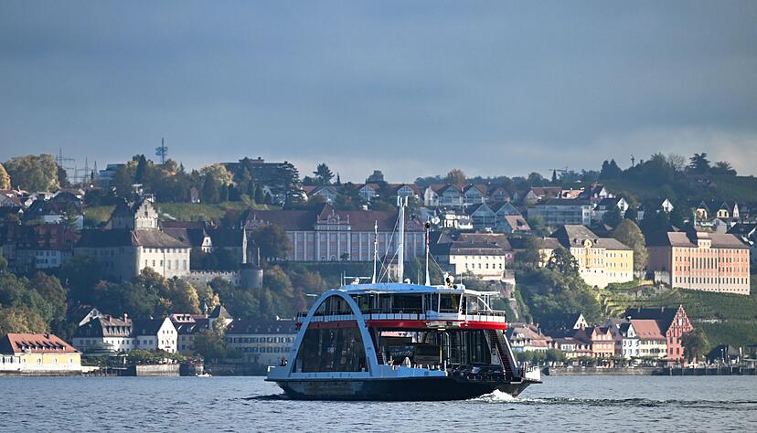 Die F&auml;hre soll jetzt vorerst im Hafen bleiben.