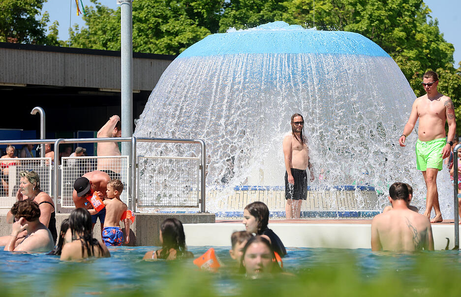 Auch der große Wasserpilz ist ein beliebter Treffpunkt im Solefreibad.
