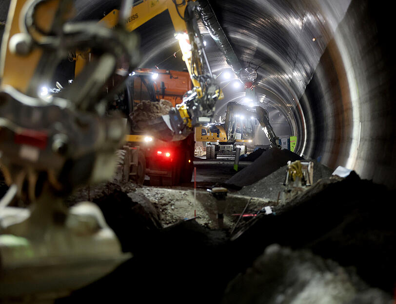 Während der Bauzeit wird  stark in den Tunnel eingegriffen. Während der Bauzeit wird  stark in den Tunnel eingegriffen.