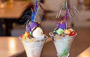 Ube-Eis in Knall-Lila trägt den Geschmack der Yamswurzel in sich. Ube-Eis in Knall-Lila trägt den Geschmack der Yamswurzel in sich.