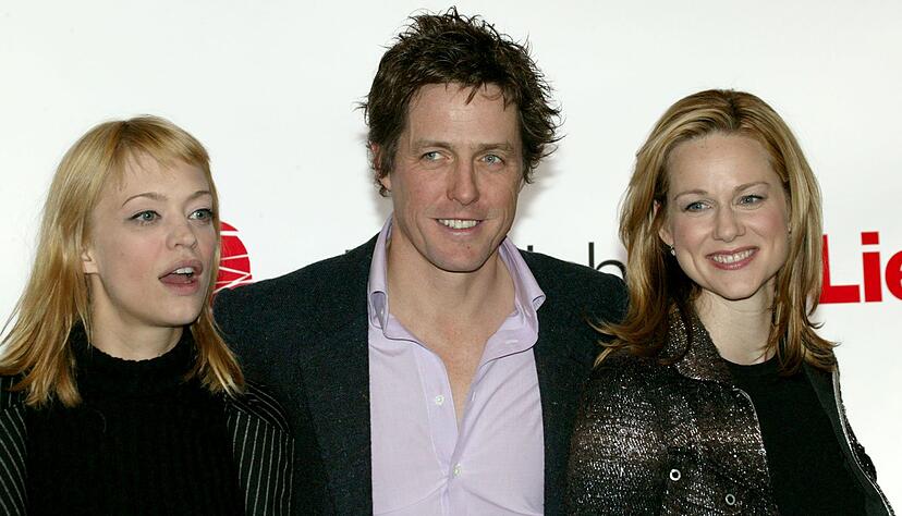 Ein Bild aus vergangenen «Romcom»-Zeiten: Hugh Grant mit Laura Linney und Heike Makatsch (links). (Archivbild)