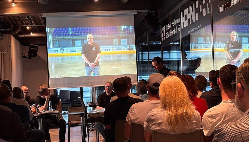 Per Videogru&szlig; wurde Steffen Ziesche als neuer Trainer der Heilbronner Falken vorgestellt.
