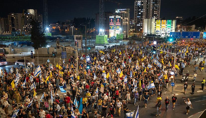 Der Druck auf Israels Premier w&auml;chst auch im eigenen Land.