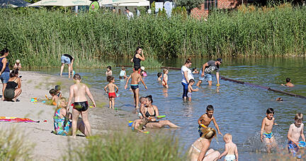 Sommer 2020, Neckarbogen Heilbronn, Sandstrand