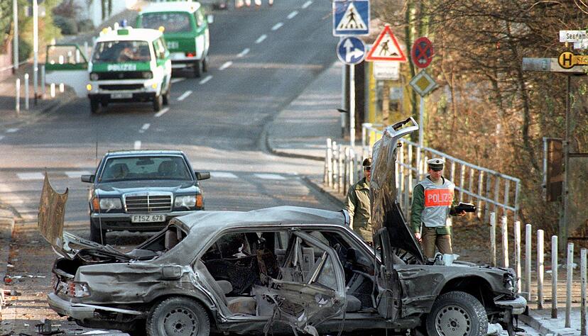 Bei einer Bombenexplosion kommt Alfred Herrhausen ums Leben. Wer genau daf&uuml;r verantwortlich ist, ist bis heute unklar. (Archivbild)