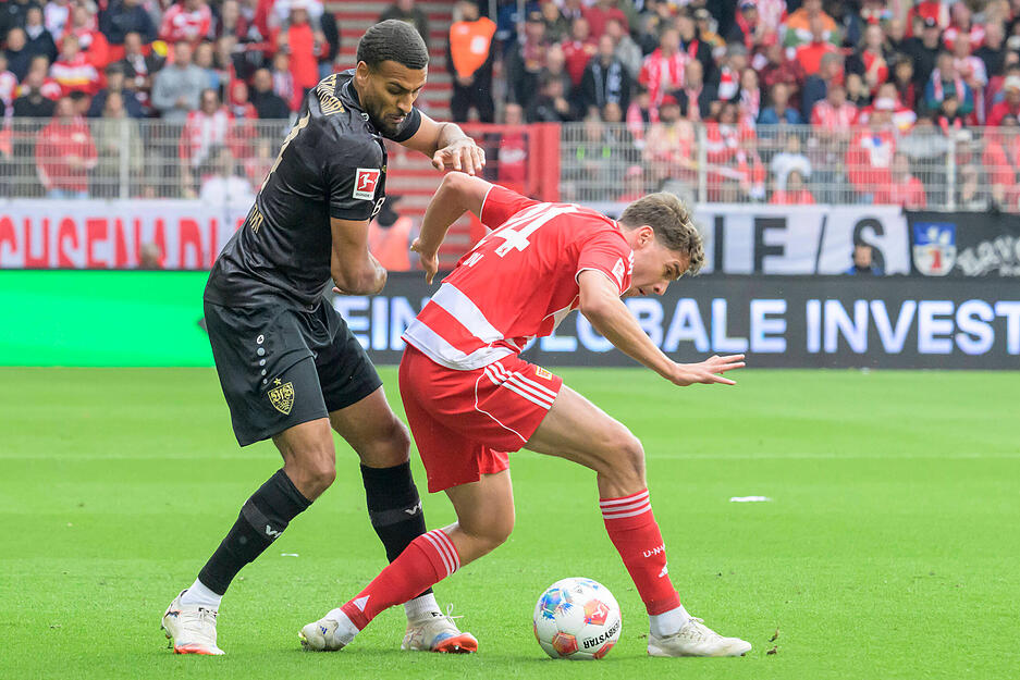 Josha Vagnoman: Große Chance in der 31. Minute. Vor dem 0:2 einen Schritt zu spät gegen Ansah.  Note: 4