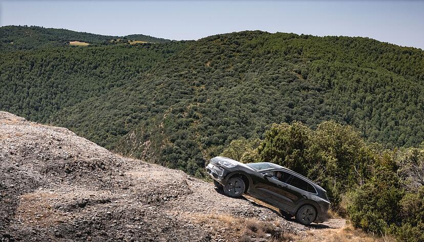 Neben einer besseren Performance soll die neue Cayenne-Generation auch mehr Platz bieten. Neben einer besseren Performance soll die neue Cayenne-Generation auch mehr Platz bieten.