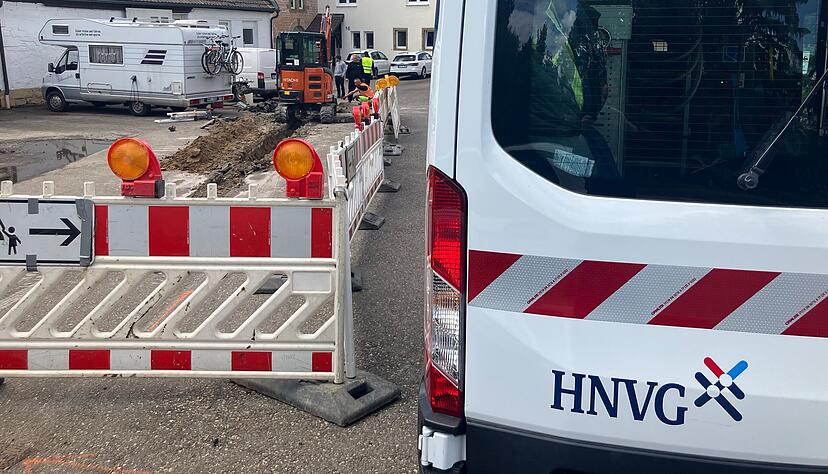 In Heilbronn-Frankenbach kam es bei Baggerarbeiten zu einem Gasaustritt. Die Feuerwehr ist vor Ort, eine Gefahr f&uuml;r die &Ouml;ffentlichkeit besteht nicht.