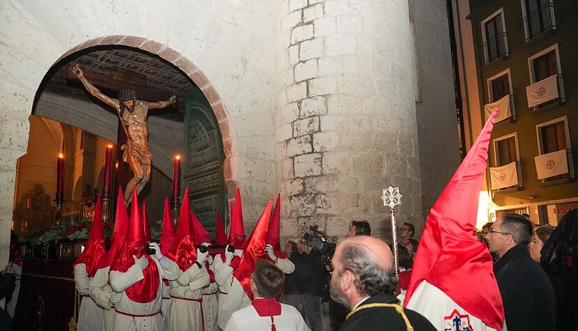 Die Umzüge muten für viele mysteriös an, können sogar für eine Gänsehaut sorgen, was auch ihren Reiz ausmacht. Die Umzüge muten für viele mysteriös an, können sogar für eine Gänsehaut sorgen, was auch ihren Reiz ausmacht.
