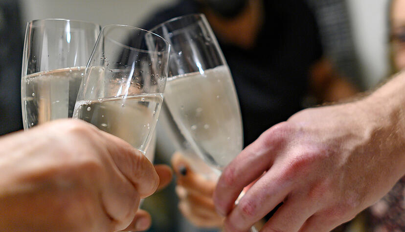 Alkohol am Arbeitsplatz ist bei manchen Arbeitgebern strikt verboten.