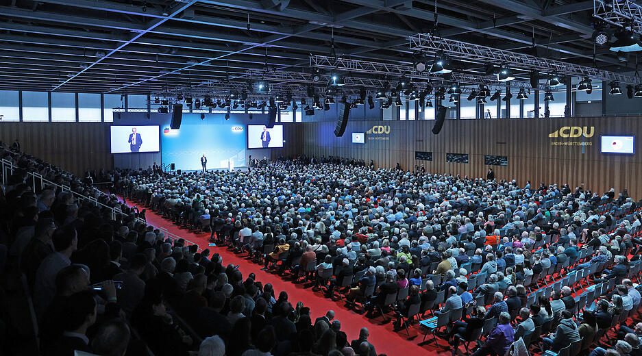 Entschlossen, klar und zuversichtlich – so präsentiert sich der Unions-Kanzlerkandidat Friedrich Merz bei seinem Auftritt am Samstag in Künzelsau. Entschlossen, klar und zuversichtlich – so präsentiert sich der Unions-Kanzlerkandidat Friedrich Merz bei seinem Auftritt am Samstag in Künzelsau.