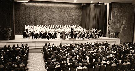 Am 21. April 1961 führen der Singkranz Heilbronn und die Stuttgarter Philharmoniker in der Harmonie „Das Paradies und die Peri“ von Robert Schumann auf.
Foto: privat Am 21. April 1961 führen der Singkranz Heilbronn und die Stuttgarter Philharmoniker in der Harmonie „Das Paradies und die Peri“ von Robert Schumann auf.
Foto: privat