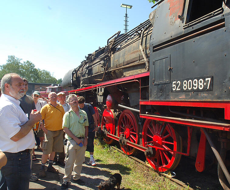 2005: Fr&uuml;hjahrs-Dampftage des S&uuml;ddeutschen Eisenbahnmuseums Heilbronn &ndash; Stahlkolosse aus vergangenen Tagen sind ein begehrtes Fotomotiv.