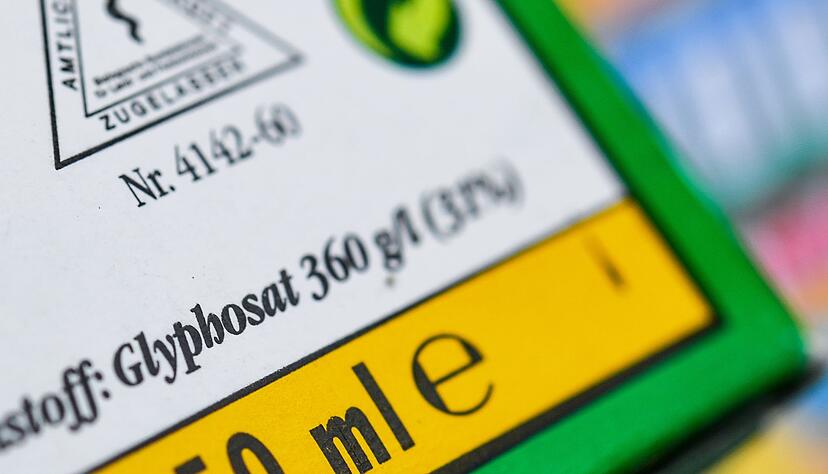 Die Verpackung eines Unkrautvernichtungsmittels, das den Wirkstoff Glyphosat enth&auml;lt.