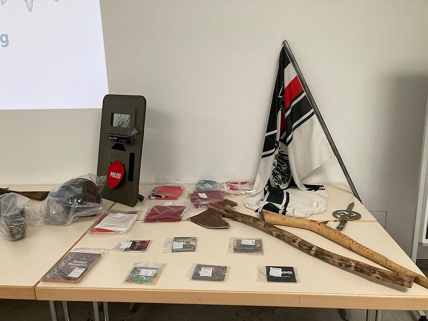 Kriegswaffen und Nazi-Gegenstände im Haus in Boxberg entdeckt