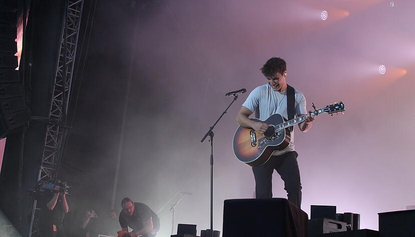 Wincent Weiss sang auch Songs, die nicht aus eigener Feder stammen. Wincent Weiss sang auch Songs, die nicht aus eigener Feder stammen.