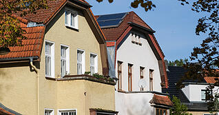 Zahlt der Nachbar weniger f&uuml;r ein gleich gro&szlig;es Grundst&uuml;ck? Die Unterschiede bei der Grundsteuer stehen nun auf dem Pr&uuml;fstand.