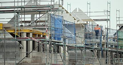 Das Neugeschäft mit Baufinanzierungen schrumpft seit Monaten. Das Neugeschäft mit Baufinanzierungen schrumpft seit Monaten.