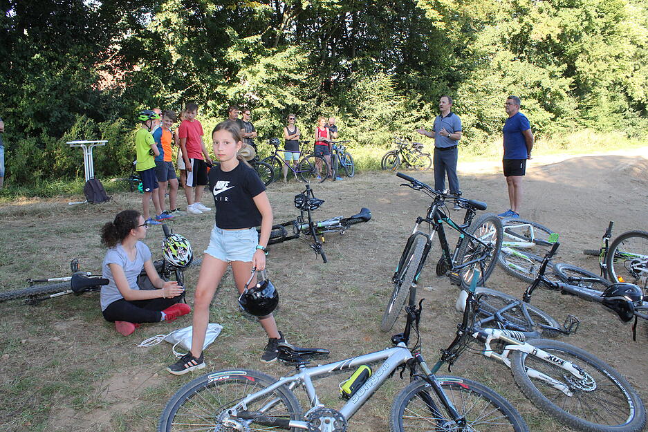 Biker auf dem neuen Pumptrack in Berwangen