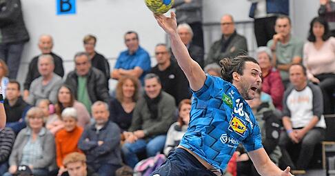 Kevin Bitz warf in seinen 20 Einsatzminuten für den TSB Horkheim alles rein. In einer ausgeglichenen Partie gegen die SG Pforzheim-Eutingen machte der 32-Jährige den entscheidenden Unterschied. Kevin Bitz warf in seinen 20 Einsatzminuten für den TSB Horkheim alles rein. In einer ausgeglichenen Partie gegen die SG Pforzheim-Eutingen machte der 32-Jährige den entscheidenden Unterschied.