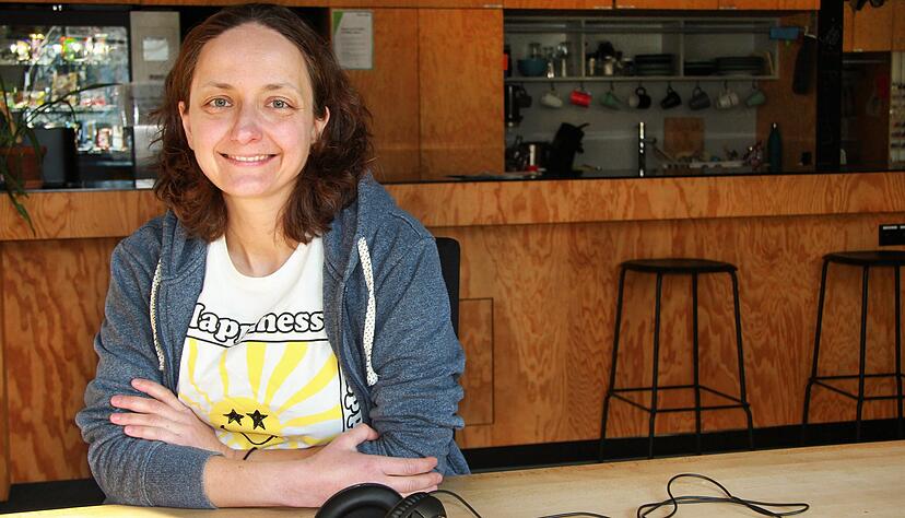 Ines Klose, Redakteurin bei der experimenta Heilbronn, spricht mit ihren G&auml;sten im Podcast &uuml;ber alles rund ums Thema KI.