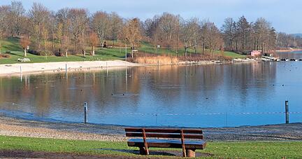 Still ruht der See − und er füllt sich allmählich. Deshalb ist davon auszugehen, dass der Pegel bis zur Badesaison wieder so hoch sein wird, dass Schwimmen und Wassersport erlaubt werden können.
Foto: Mario Berger