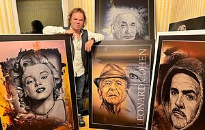Seine Legendenserie bringt er mit ins Kulturhaus Forum Fränkischer Hof. Dort eröffnet der 58 Jahre alte Heilbronner Peter Böhringer am 8. Januar den Ausstellungsreigen des Heimat- und Museumvereins.
Fotos: Ulrike Plapp-Schirmer