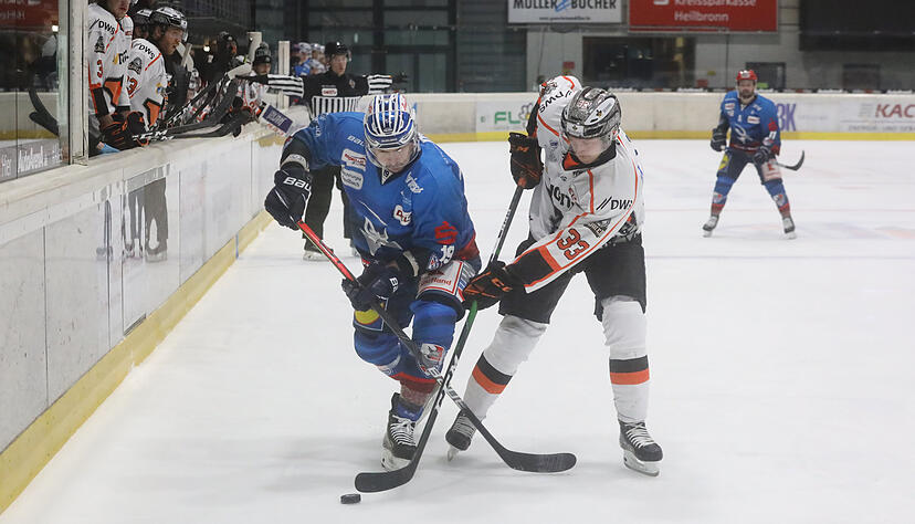 Die Falken waren ihren Gegnern auf dem Eis unterlegen. Foto: Ralf Seidel