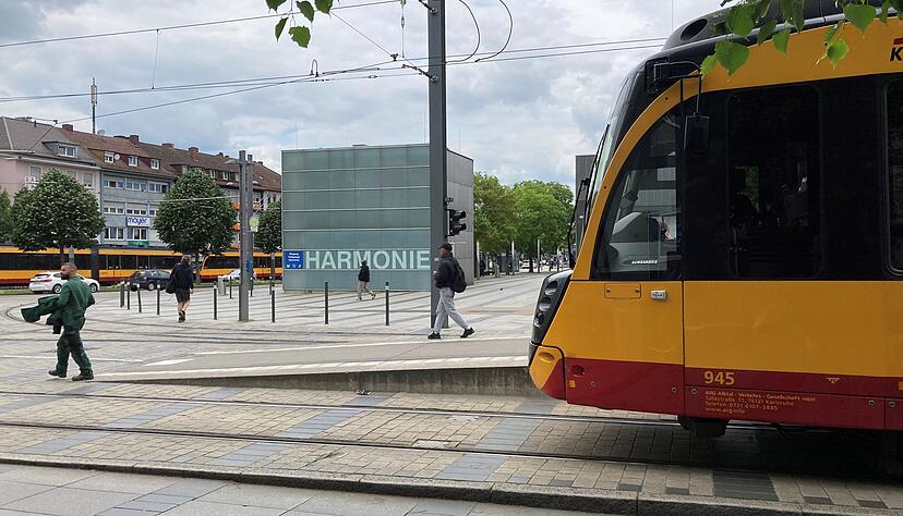 In Heilbronn treffen an der Harmonie verschiedenste Verkehrsmittel aufeinander.