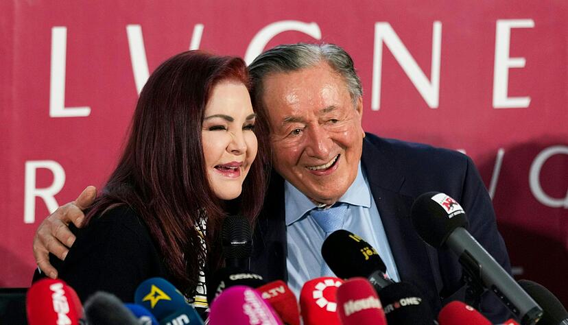 Richard Lugner schmückte sich gern mit Prominenten aus Hollywood - wie hier mit Priscilla Presley. (Archivbild) Richard Lugner schmückte sich gern mit Prominenten aus Hollywood - wie hier mit Priscilla Presley. (Archivbild)