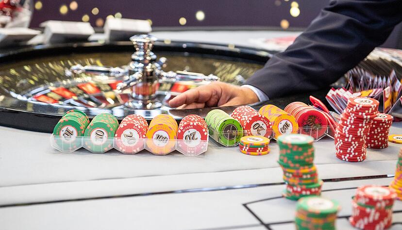 Reine Gl&uuml;cksspielgewinne sind in Deutschland steuerfrei - vorausgesetzt, sie fallen nicht regelm&auml;&szlig;ig an.