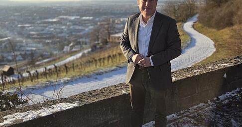 "Mit Leib und Seele Lokalpolitiker": Nico Weinmann auf dem Wartberg hoch &uuml;ber den D&auml;chern seiner Heimatstadt.