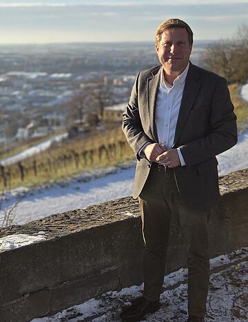 "Mit Leib und Seele Lokalpolitiker": Nico Weinmann auf dem Wartberg hoch &uuml;ber den D&auml;chern seiner Heimatstadt.