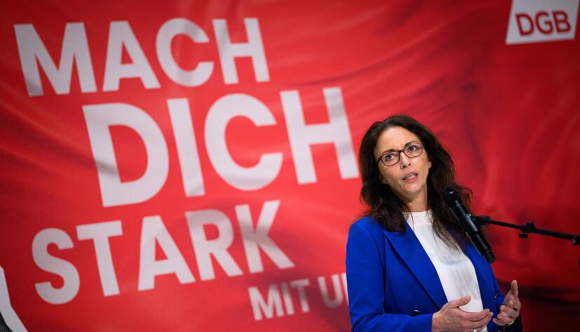 «Pushen ein Mini-Problem zu einem Mega-Thema hoch»: Gewerkschafterin Fahimi hält die Debatte ums Bürgergeld für absurd. (Archivbild) «Pushen ein Mini-Problem zu einem Mega-Thema hoch»: Gewerkschafterin Fahimi hält die Debatte ums Bürgergeld für absurd. (Archivbild)