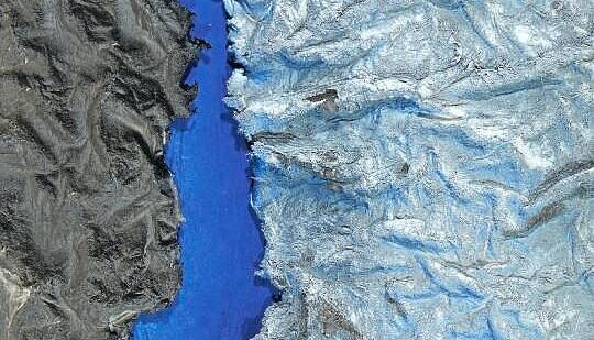 &bdquo;Zentrum&ldquo;, Zellstoffrelief, Mischtechnik, 1999.