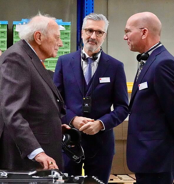 Einweihung des neuen Standorts Rauhbusch: Reinhold Würth (von links) im Gespräch mit Würth-Chef Robert Friedmann und Arnold-Chef Dirk Döllner Einweihung des neuen Standorts Rauhbusch: Reinhold Würth (von links) im Gespräch mit Würth-Chef Robert Friedmann und Arnold-Chef Dirk Döllner